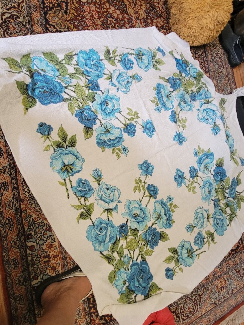Vintage 70's Blue Roses Bath Towel